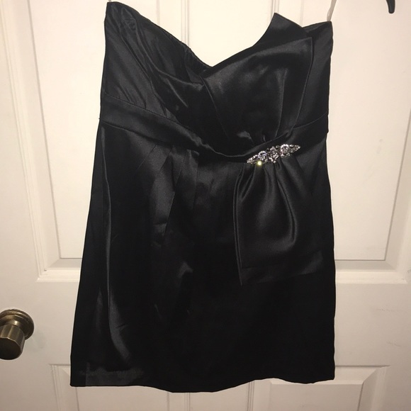 Black mini dress - Picture 1 of 2